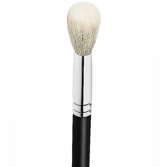MAC Cosmetics 168 SYNTHETIC LARGE ANGLED CONTOUR BRUSH NEW IN SEALED PACKAGING - Picture 2 of 4